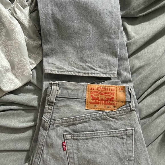 Levi's Gray Denim Jeans with Tan Label - Picture 9 of 15